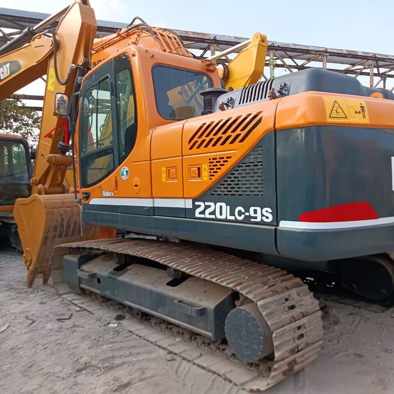 4600MM Μέγιστο ύψος ανασκαφής Χρησιμοποιούμενος εκσκαφέας σε 4,2 km/h Ονομαστική ταχύτητα για έργα κατασκευής